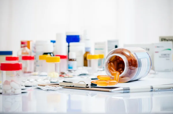 Capsule e compresse medicinali — Foto Stock