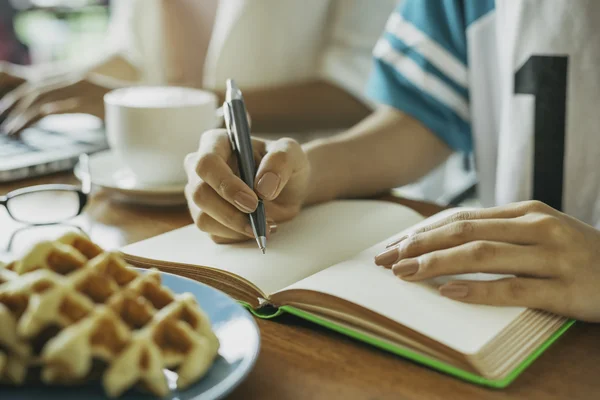 Designer in a cafe — Stock Photo, Image