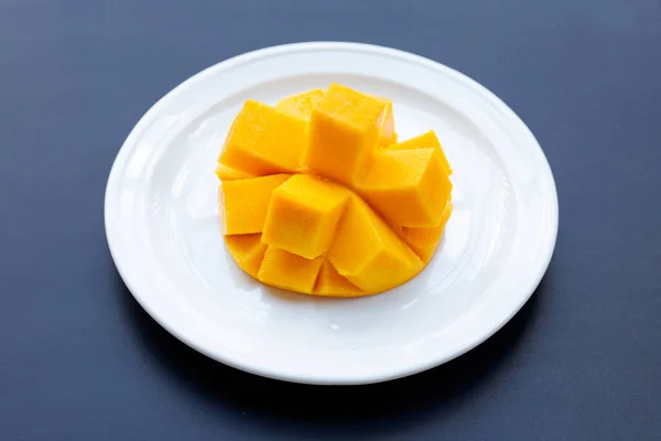 Tropické Ovoce Mango Tmavém Pozadí — Stock fotografie