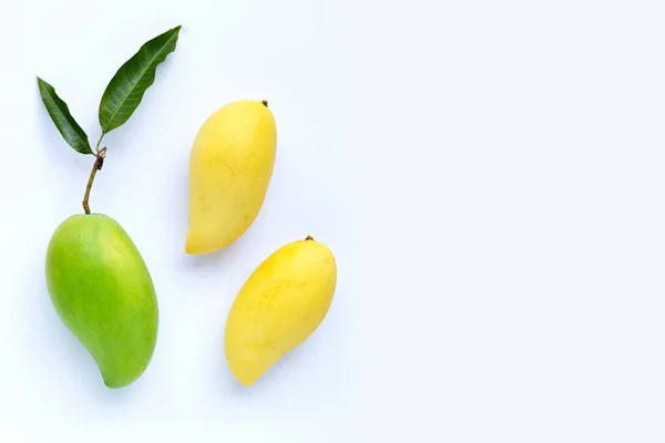 Vue Dessus Mangue Jaune Fruits Tropicaux Juteux Sucrés — Photo