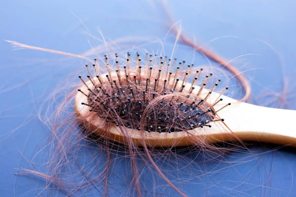 Hairs Loss Fall Comb Dark Background — Stock Photo, Image