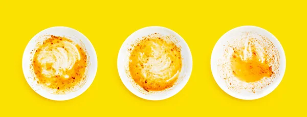 Грязная Посуда Желтом Фоне Вид Сверху — стоковое фото