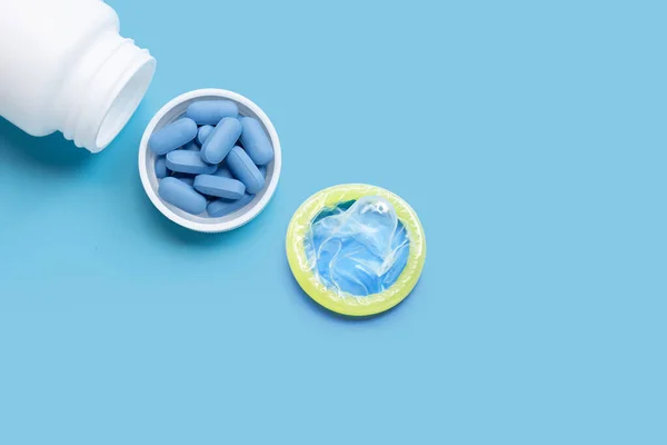 Kondom Mit Prep Pre Exposure Prophylaxis Zur Hiv Vorbeugung Plastikflaschenverschluss — Stockfoto