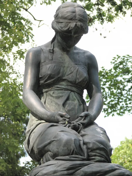 taş melek yas tutar