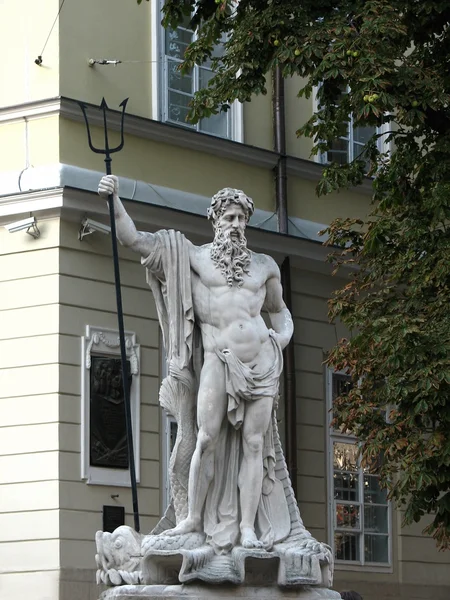 Памятник Нептуну во Львове — стоковое фото