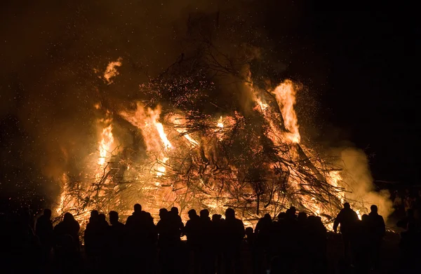 Huge bonfire with easter — Stock Photo, Image