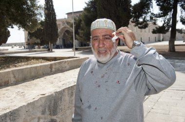 Yaralı Müslüman erkek