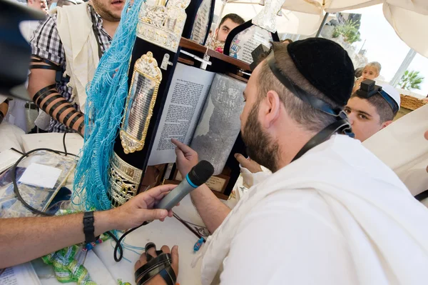 Bar mitzva ritual vid klagomuren — Stockfoto