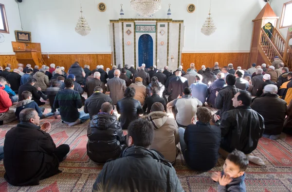 Berdoa di masjid — Stok Foto