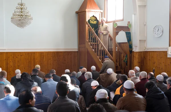 Praying in mosque — Stock Photo, Image