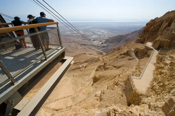 Turister på Masada — Stockfoto