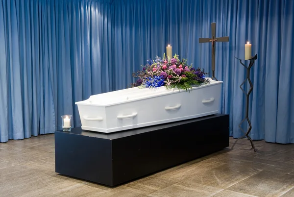 Coffin en morgue — Foto de Stock
