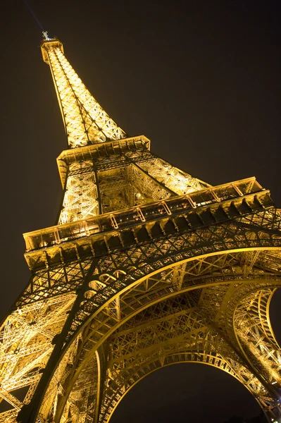 Eiffeltornet i twilight — Stockfoto
