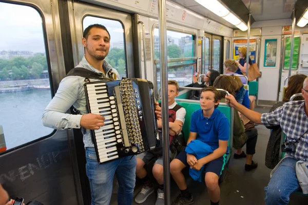 Musiker i Metro — Stockfoto