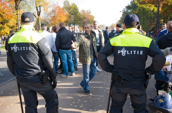 Protestują przeciwko obóz dla uchodźców — Zdjęcie stockowe