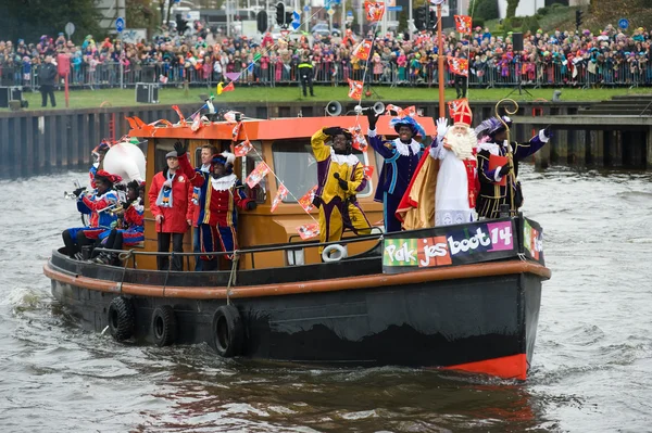 Sinterklaas přijíždí na lodi — Stock fotografie