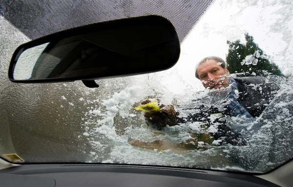 Scheibenwischer im Winter schrubben — Stockfoto