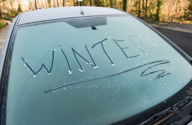 donmuş araba penceresi