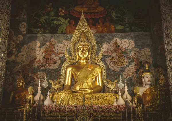 Phrae, Bangkok, Tailandia, febrero, 7,2016: Wat Phra That Cho Hae T —  Fotos de Stock