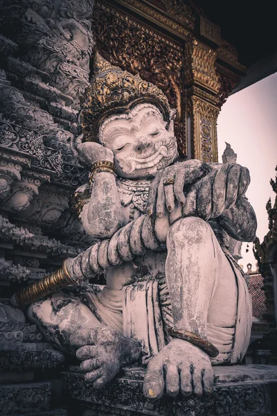 Arte tradizionale thailandese di stucco nel tempio, provincia di Phrae , — Foto Stock