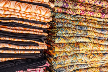 el Kuzey Tayland renkli kumaş dokuma.