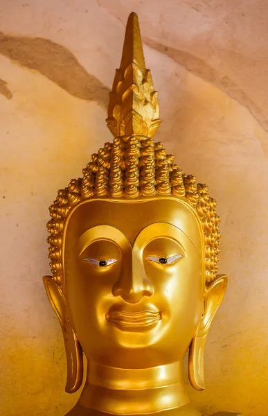 タイ空港からアユタヤ県の寺の仏像 — ストック写真