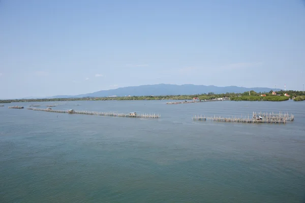 Jaulas de peces Puente Laem Sing Chanthaburi, Tailandia — Foto de Stock