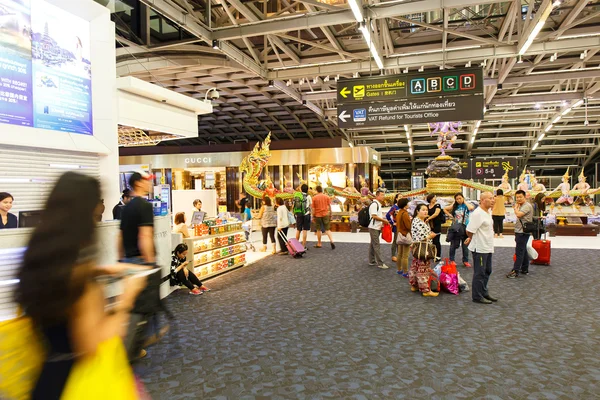 Bangkok, Tailandia - 21 de marzo de 2016: Aeropuerto de Suvarnabhumi es uno — Foto de Stock