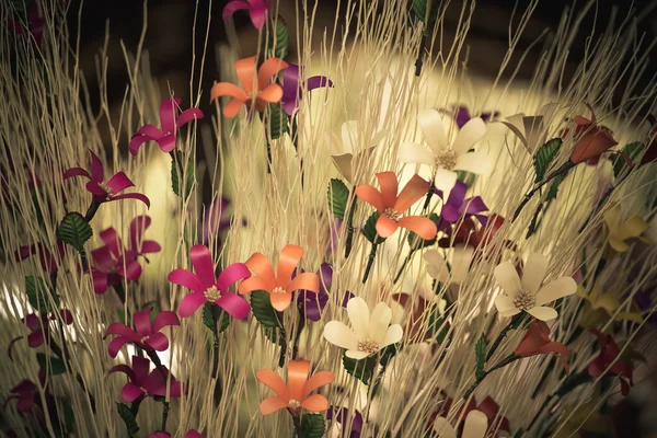 Красочный искусственный цветок — стоковое фото