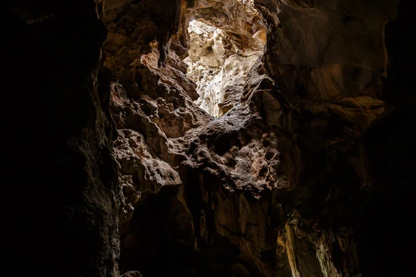 Caverna Khao Luang, uma das atrações da Tailândia é bonita — Fotografia de Stock