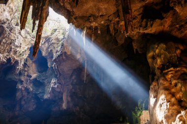 Khao Luang mağara, bir Tayland konumlar güzeldir