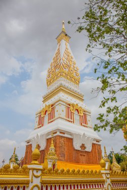 Wat Phra ki Phanom Nakhon Phanom Eyaleti, kuzeydoğu Tayland güneyinde kutsal alandır.