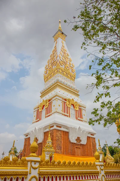 Wat Phra Que Phanom es el área sagrada en el sur de la provincia de Nakhon Phanom, noreste de Tailandia . — Foto de Stock