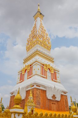 Wat Phra ki Phanom Nakhon Phanom Eyaleti, kuzeydoğu Tayland güneyinde kutsal alandır.