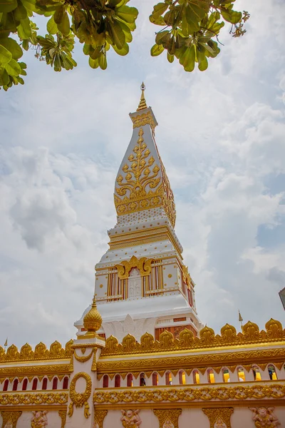 Wat Phra That Phanom je posvátnou oblast v jižní části provincie Nakhon Phanom, severovýchodní Thajsko. — Stock fotografie