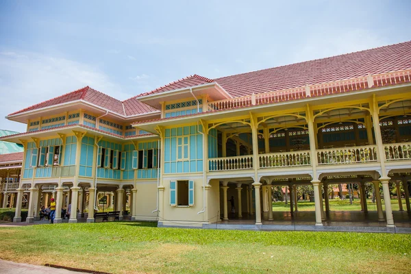 Phetchaburi, Tailandia - 14 de mayo de 2016: Palacio Mrigadayavan. El Palacio de Verano es la residencia privada del rey Rama IV, situado en Cha Am. Phetchaburi. — Foto de Stock