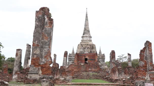 タイのアユタヤにあるプラ・シ・サンペット寺院は — ストック動画