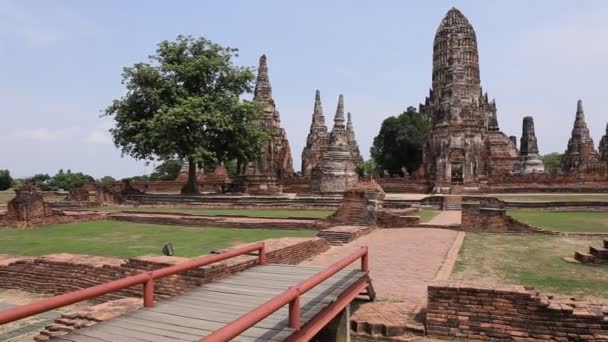 Wat Chai Watthanaram landmark oude tempel in de provincie stad Ayutthaya, Thailand — Stockvideo