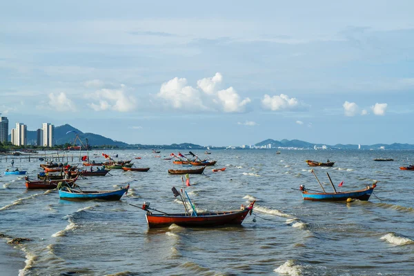 Små fiskebåtar på beach thailand — Stockfoto