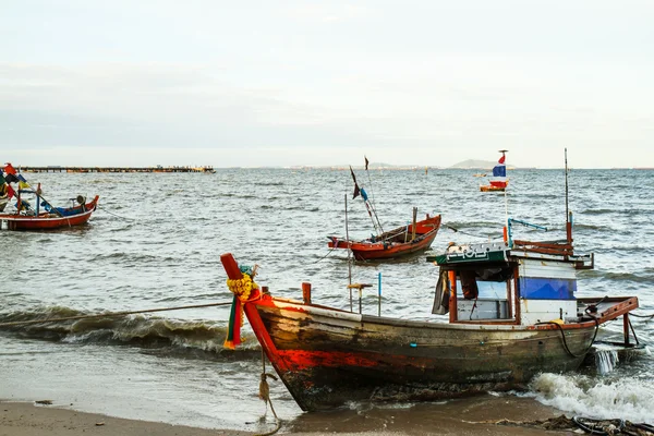 Small fishing boats on the beach Thailand — Stock Photo, Image