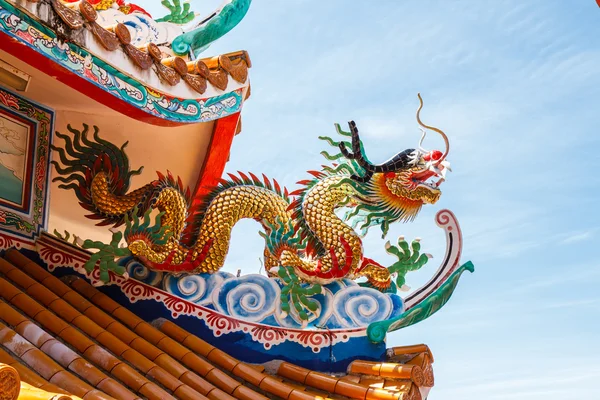 Draken in chinese tempel — Stockfoto