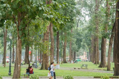 Saigon, Vietnam - 12 Ekim: tanımlanamayan genç insanlar bir p zevk