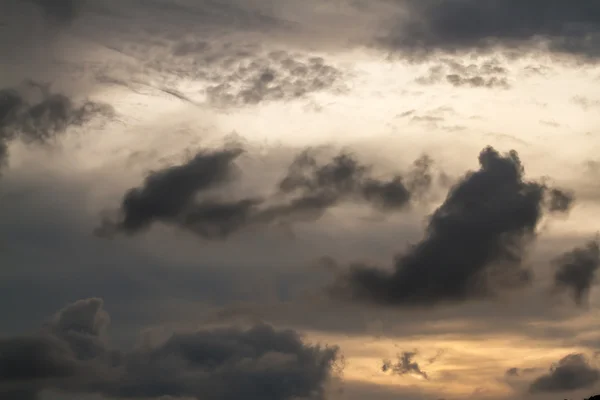 Nuvole nere prima della pioggia — Foto Stock