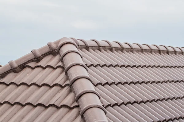 Brown tile roof — Stock Photo, Image