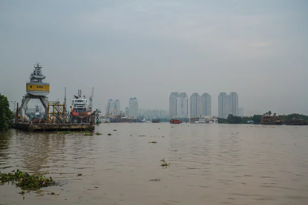 Bağlantı noktası Ho Chi Minh City. — Stok fotoğraf