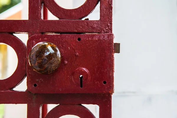 Puerta de hierro vieja — Foto de Stock