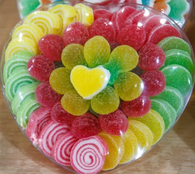 Kalp şeker renkli