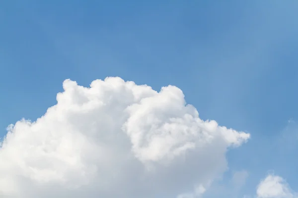 Cielo e nuvole sfondo — Foto Stock