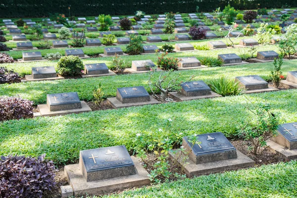 Müttefik savaş mezarlığı, Kanchanaburi Tayland — Stok fotoğraf