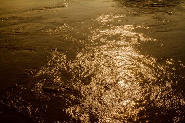 ensuya yansıyan güneş